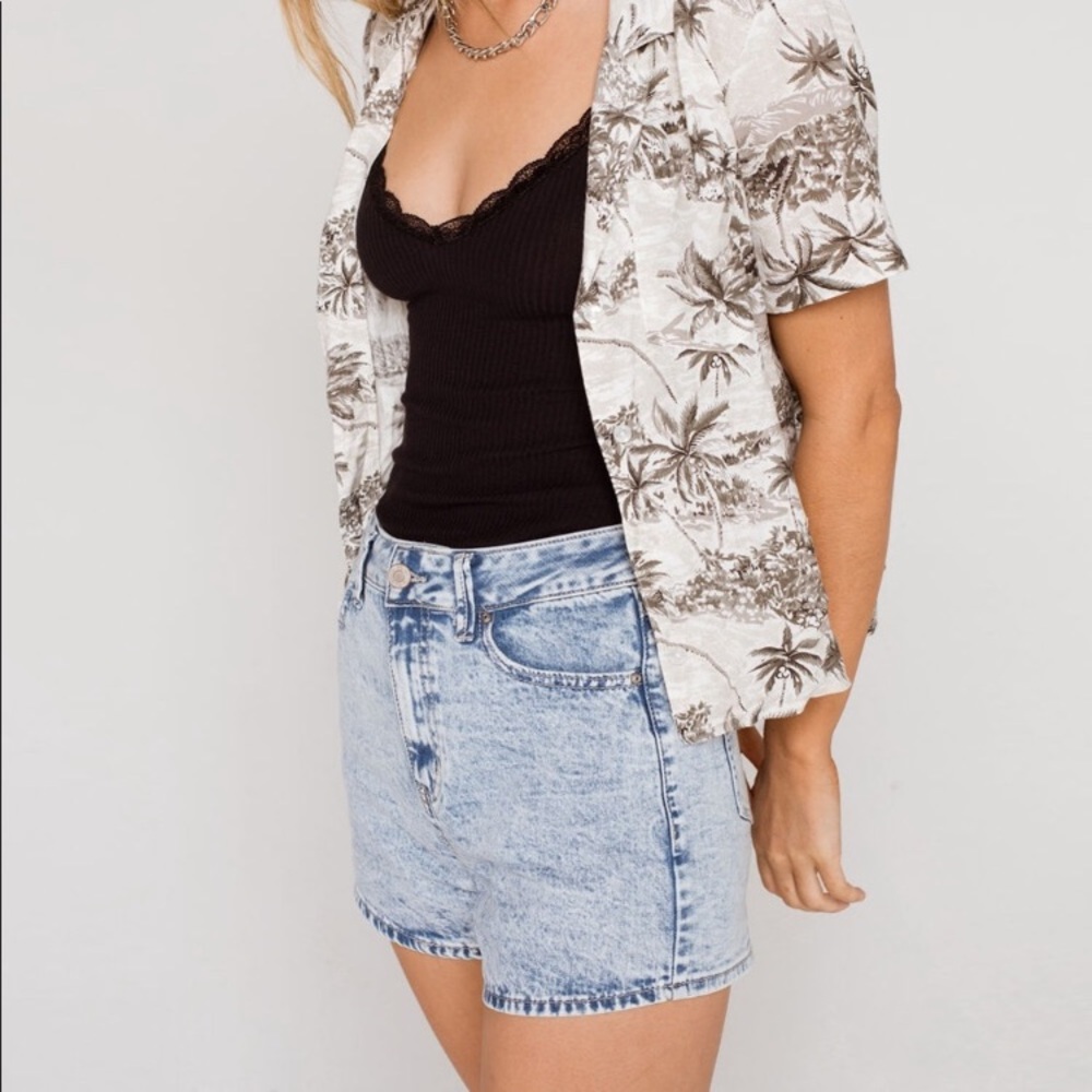 RSQ high-waisted acid wash shorts, size 26